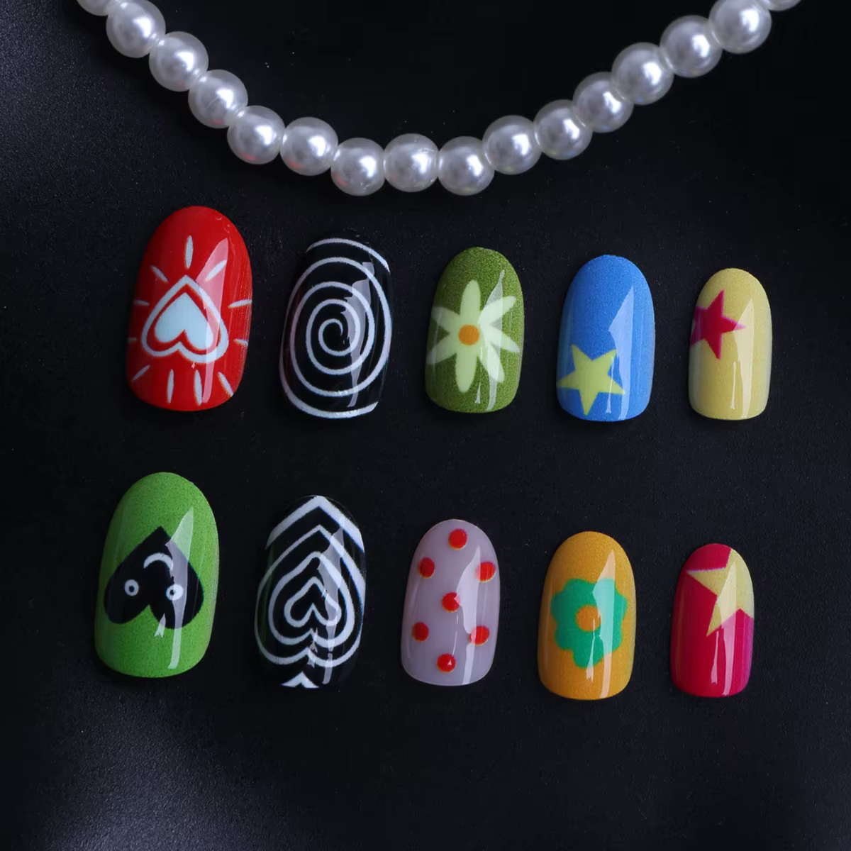 24 pièces faux ongles colorés doux Cool Dopamine presse sur Ins ongles court ovale tourbillon amour étoile à pois modèles faux ongles conseils
