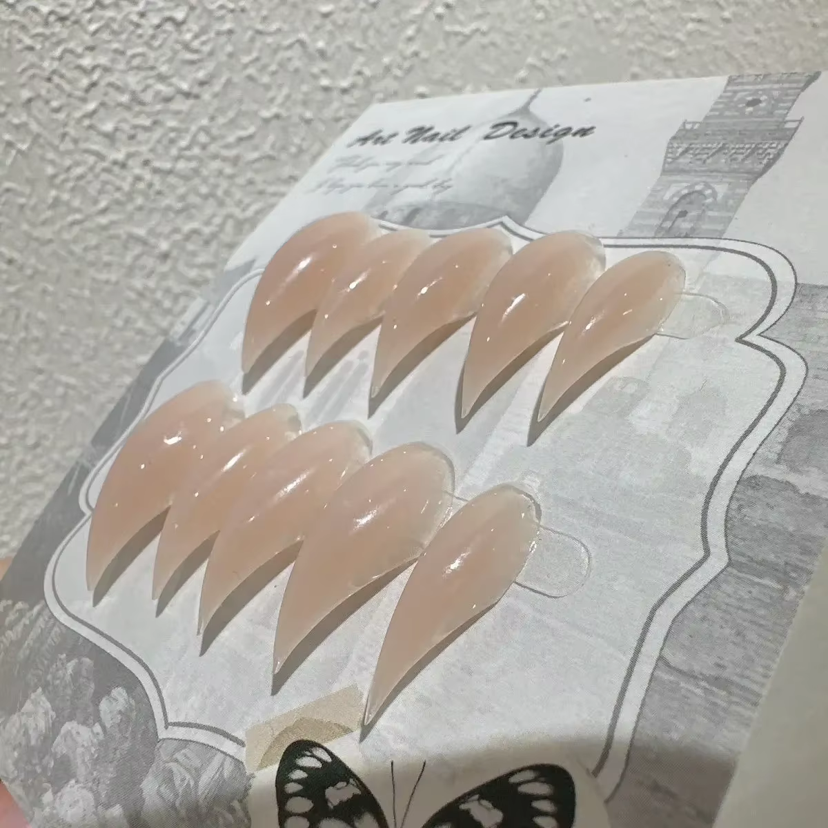 Presse à griffes en forme de Dragon sur les ongles