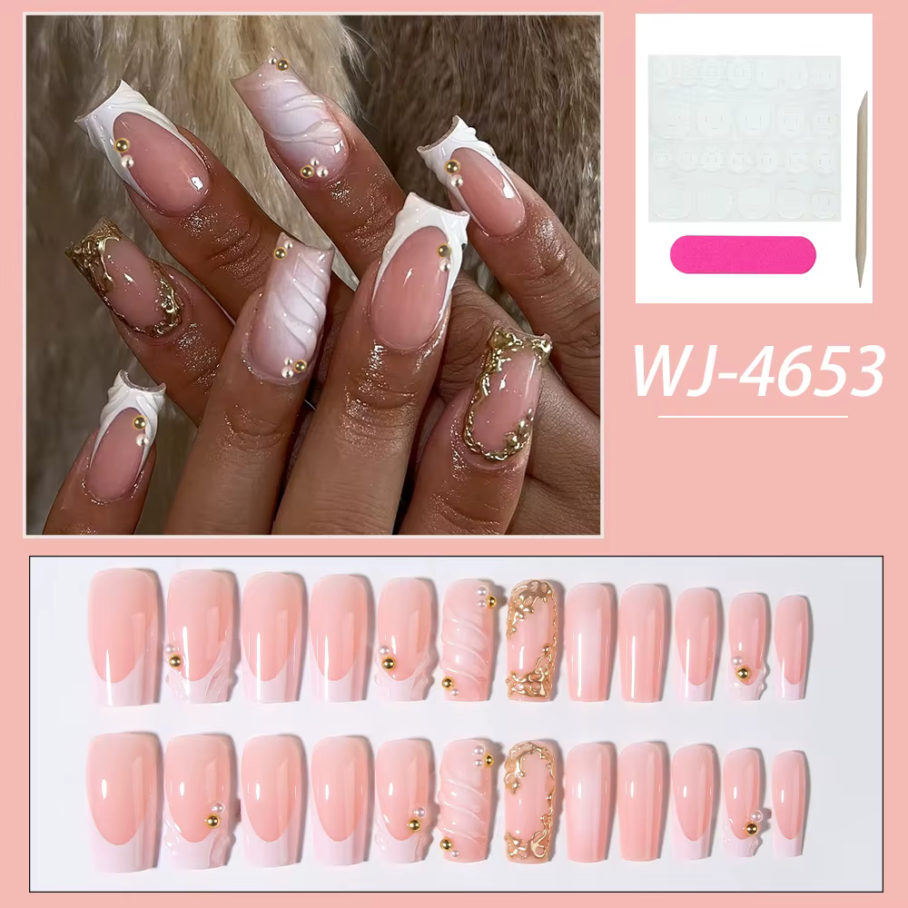 24 pièces par ensemble. Faux ongles rectangulaires 3D en gel
