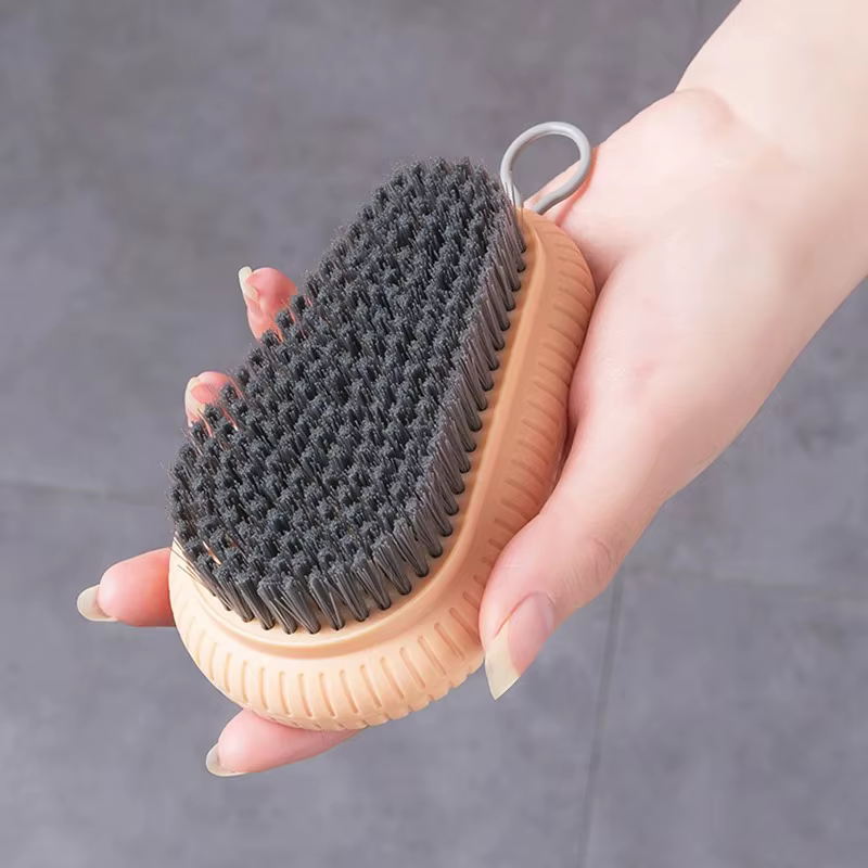 Brosse à ongles douce pour éliminer la saleté