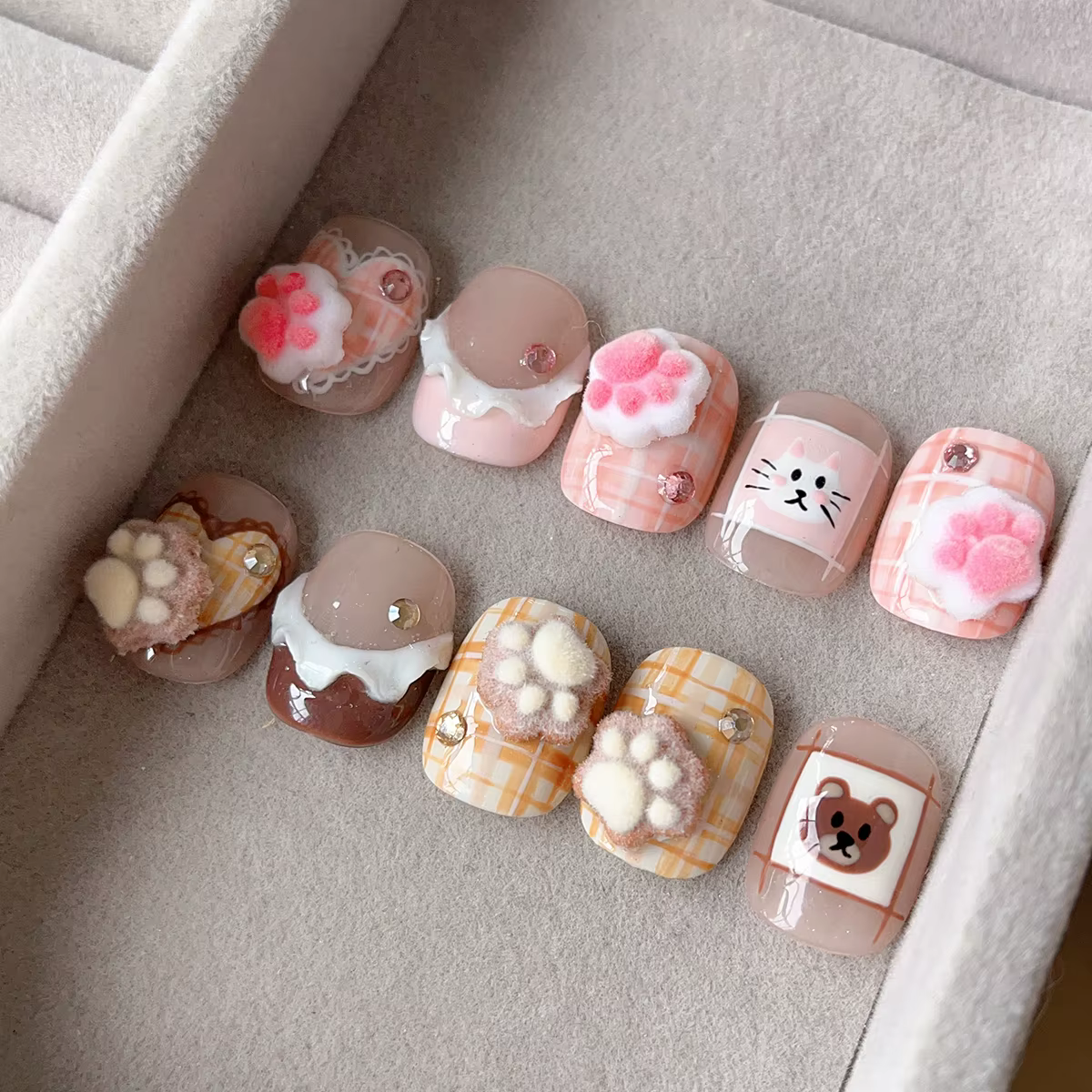 Accessoires pour ongles en forme de patte de chat en peluche