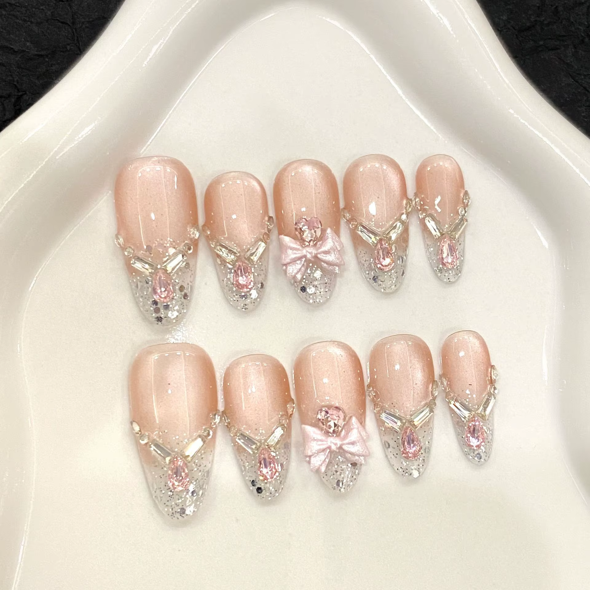 10 pièces rose oeil de chat faux ongles 3D papillon