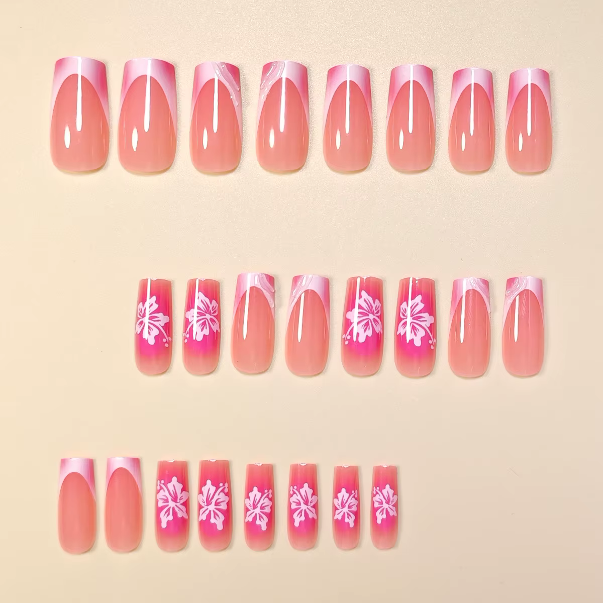 Manucure à la française style « ins » – ongles décoratifs avec motifs floraux