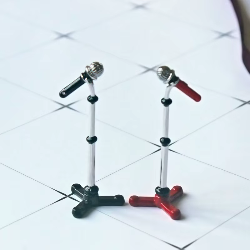 1 pièce de microphone court miniature de simulation créative, accessoire de maison de poupée, modèle de jouet miniature