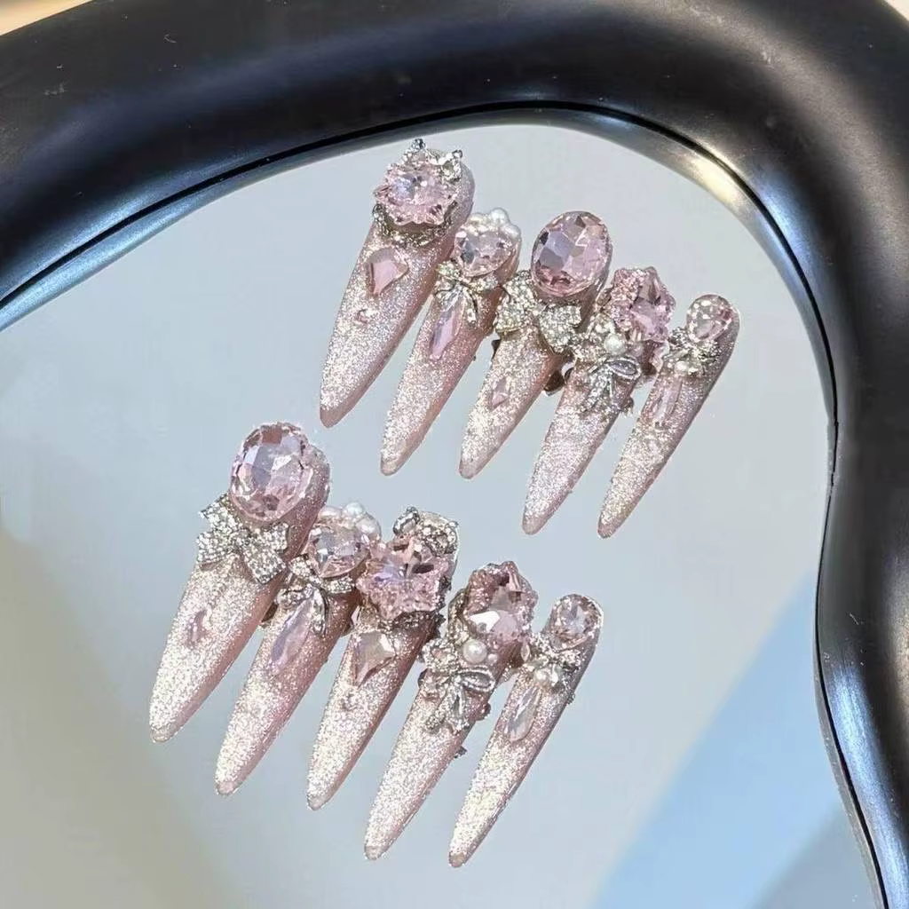 Faux ongles de luxe à presser