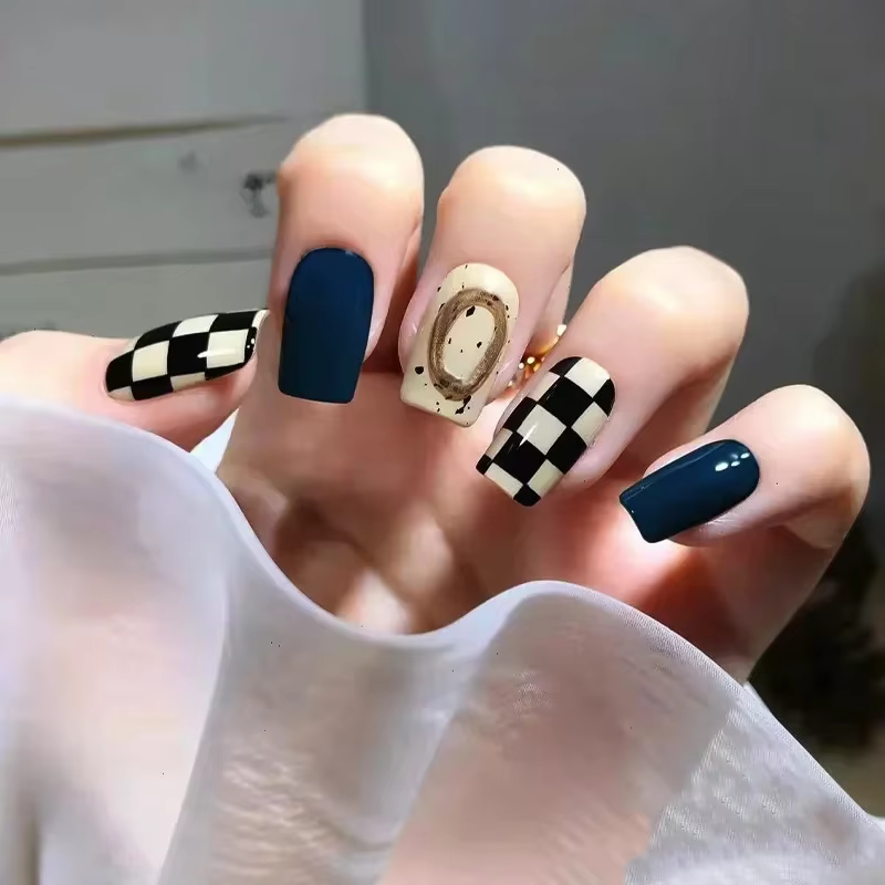24P Faux Ongles Arc-en-ciel Mignons et Enfantins