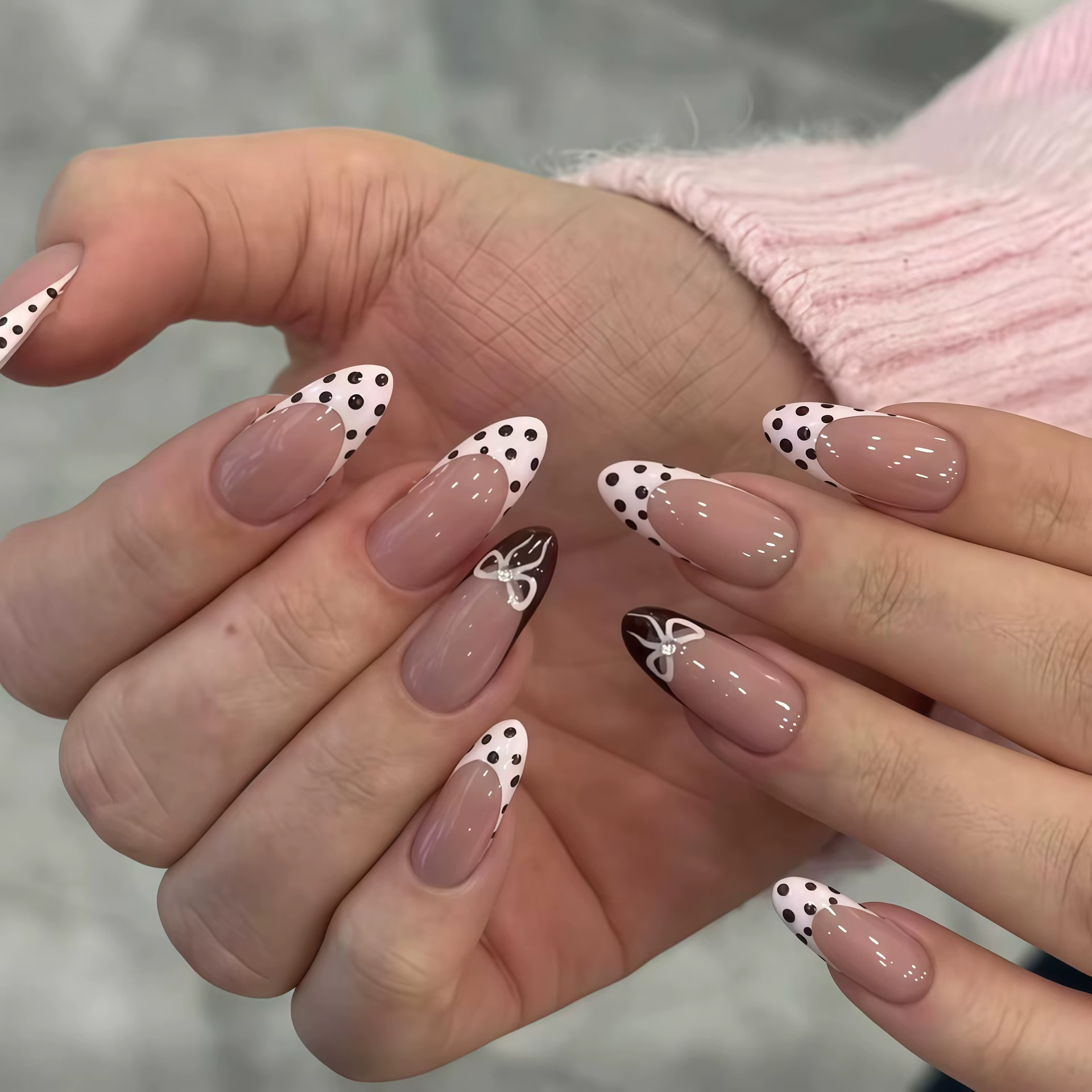Faux nœud papillon portable à couverture complète pour femmes et filles