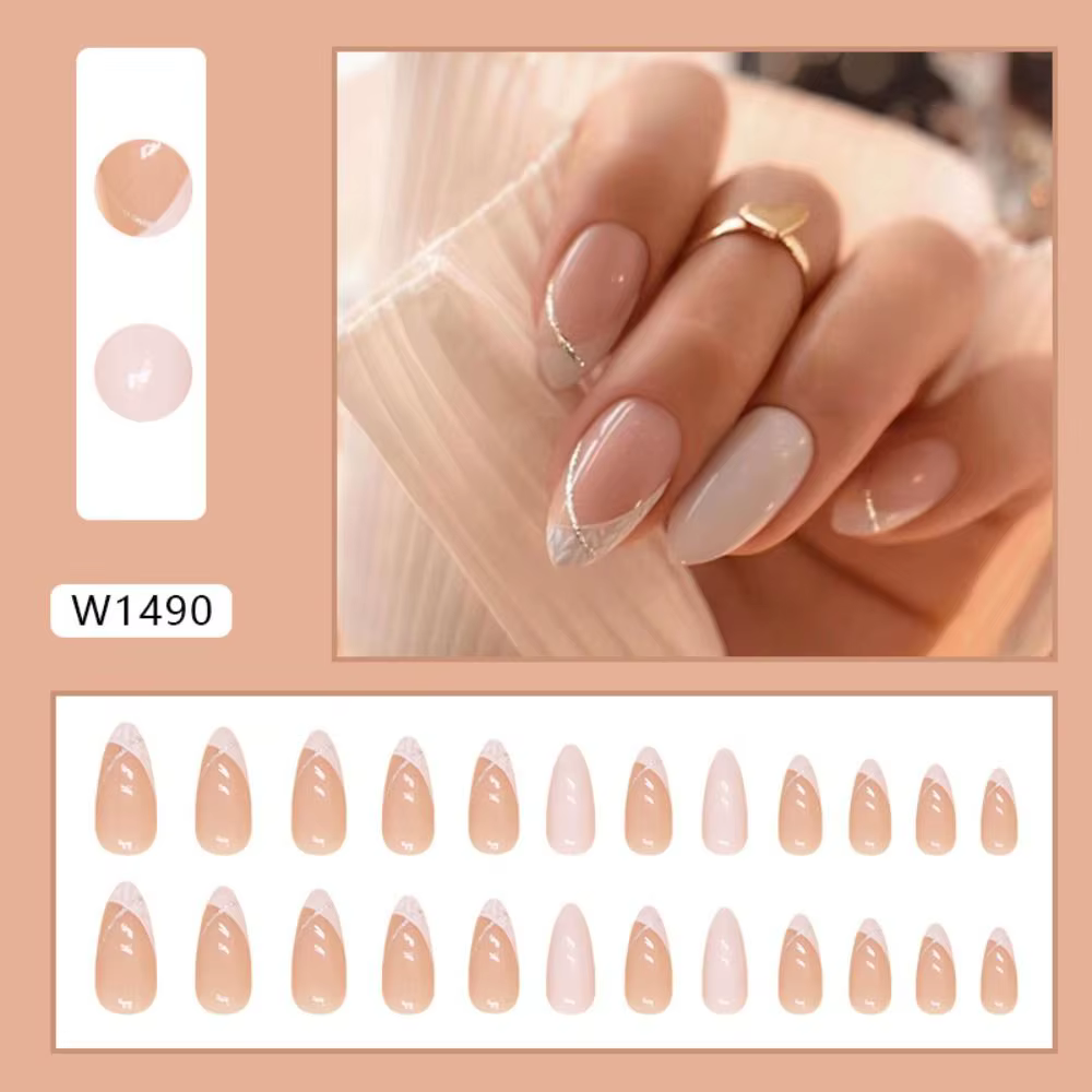 Manucure longue amande faux ongles français élégant presse