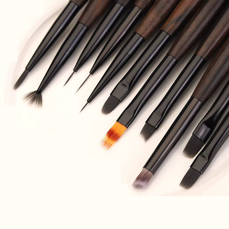 12 styles de pinceaux à ongles pour manucure