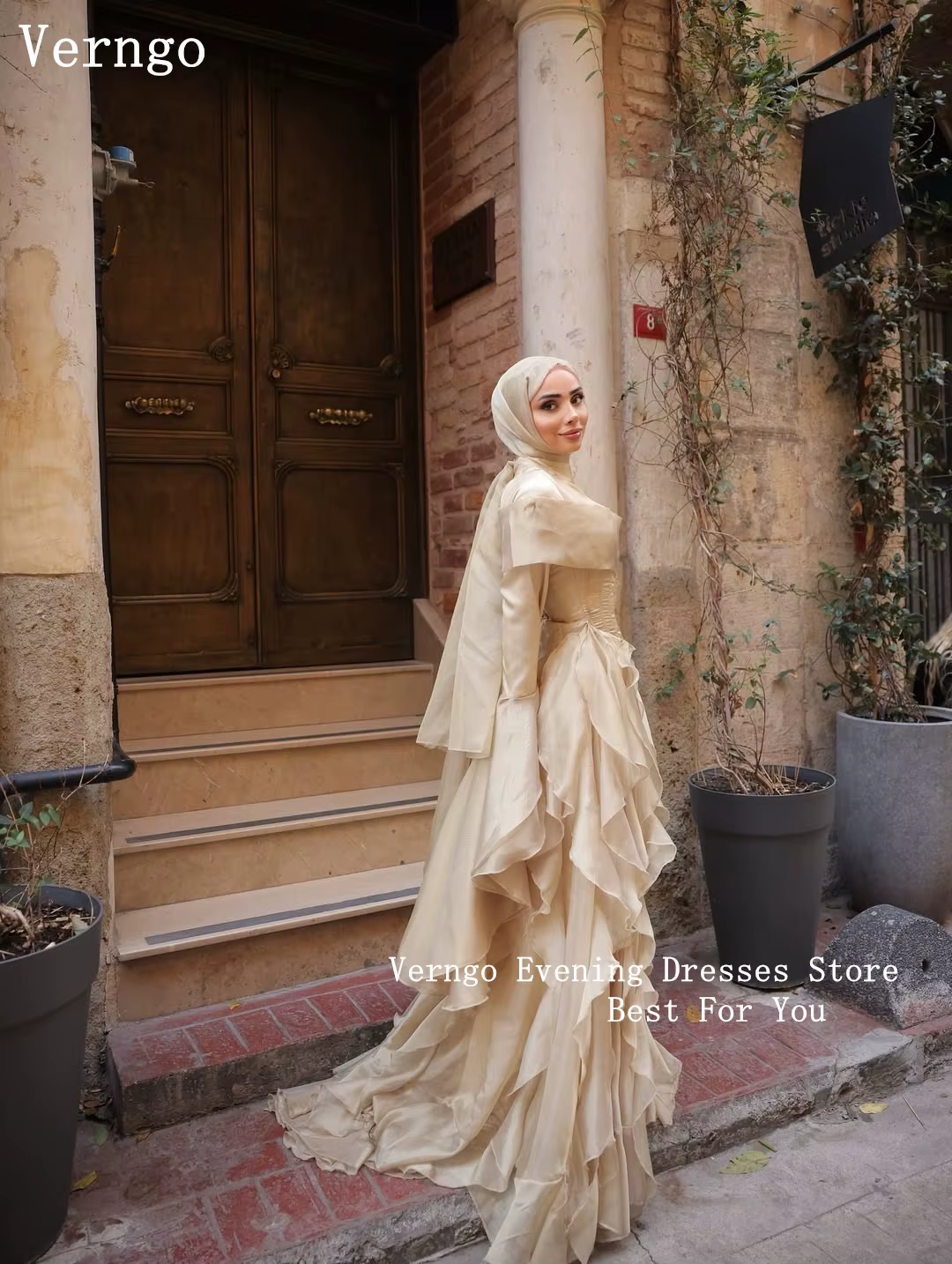 Verngo Beige une ligne manches longues robe de soirée col haut plissé robes d'occasion formelles élégant Mulism robes de bal personnalisé