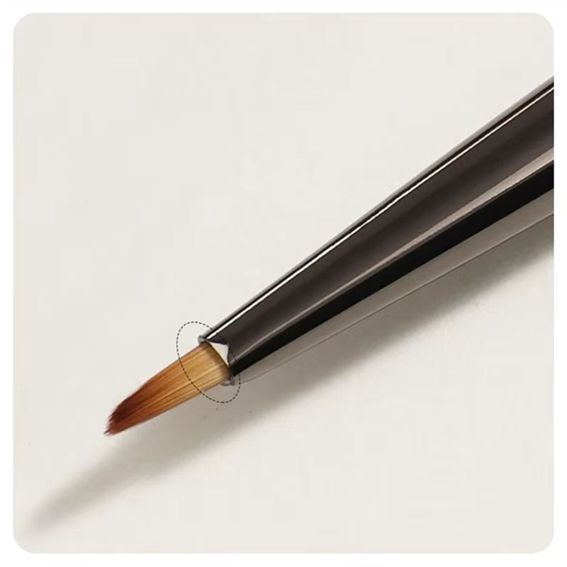 Brosse triangulaire pour Nail Art