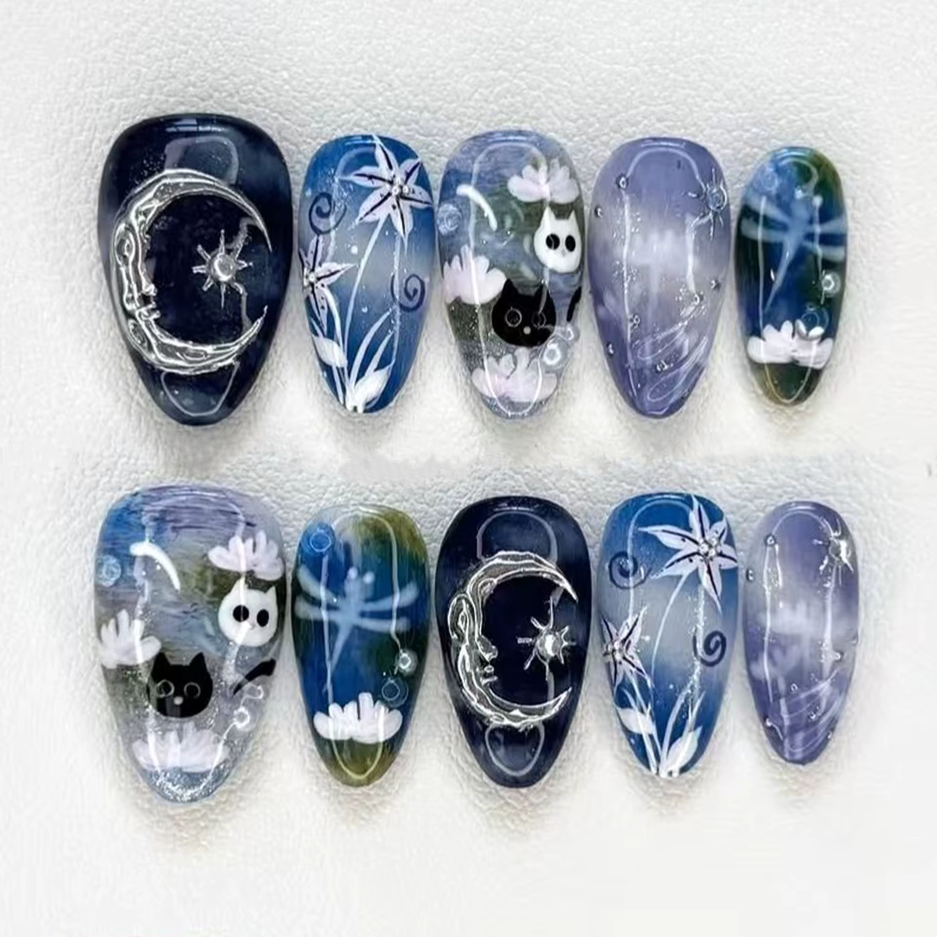 24 faux ongles à motifs anime
