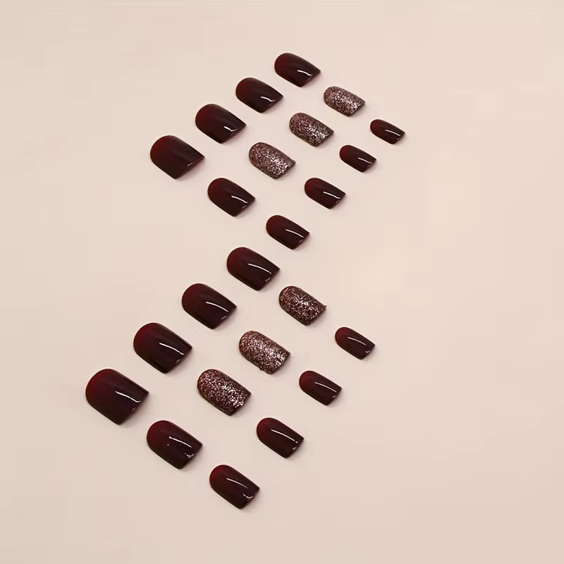 Faux ongles carrés courts et brillants