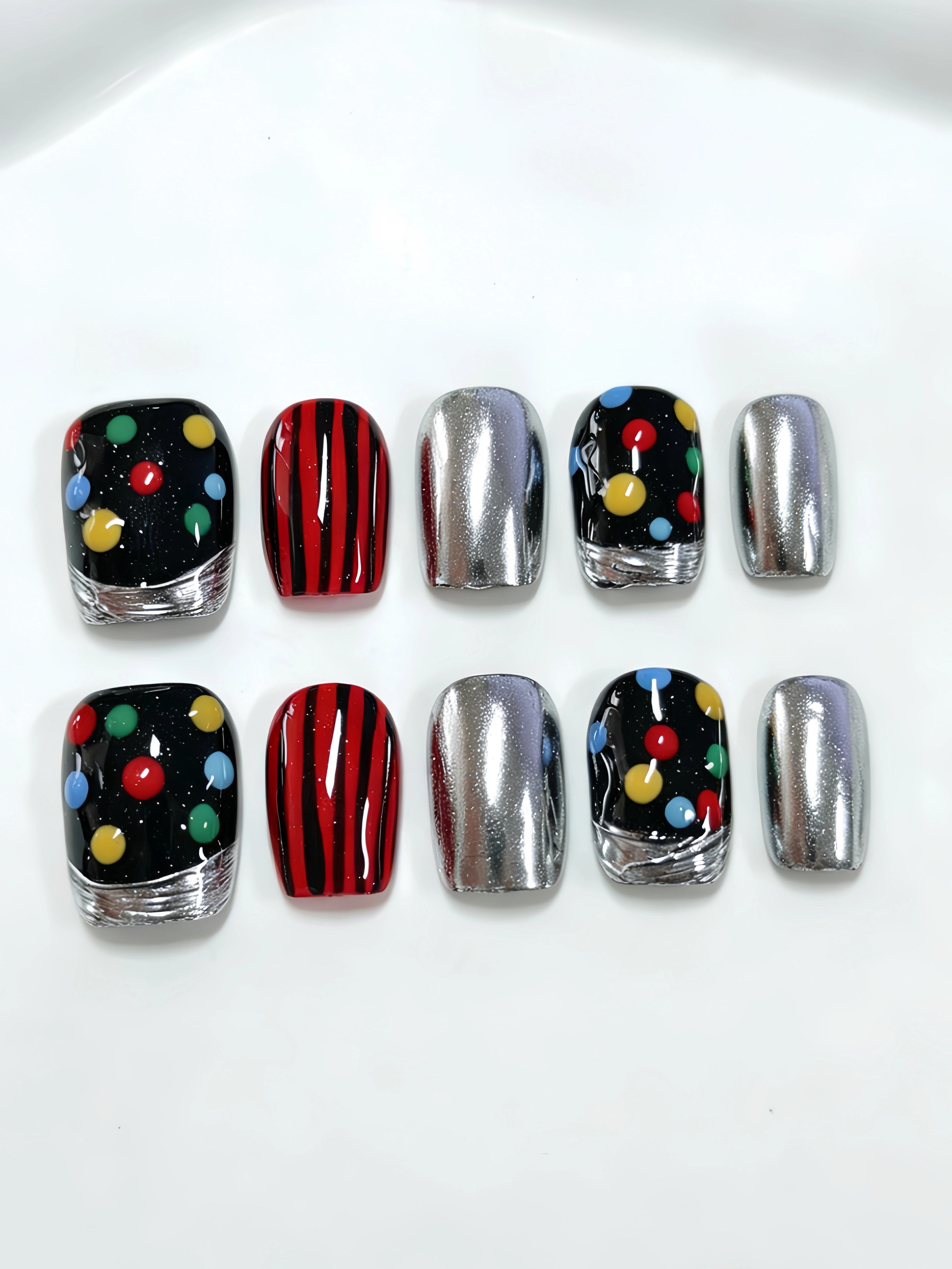 10 faux ongles carrés courts