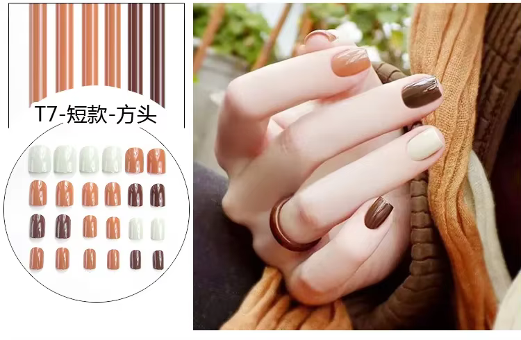 Faux ongles adhésifs faits à la main