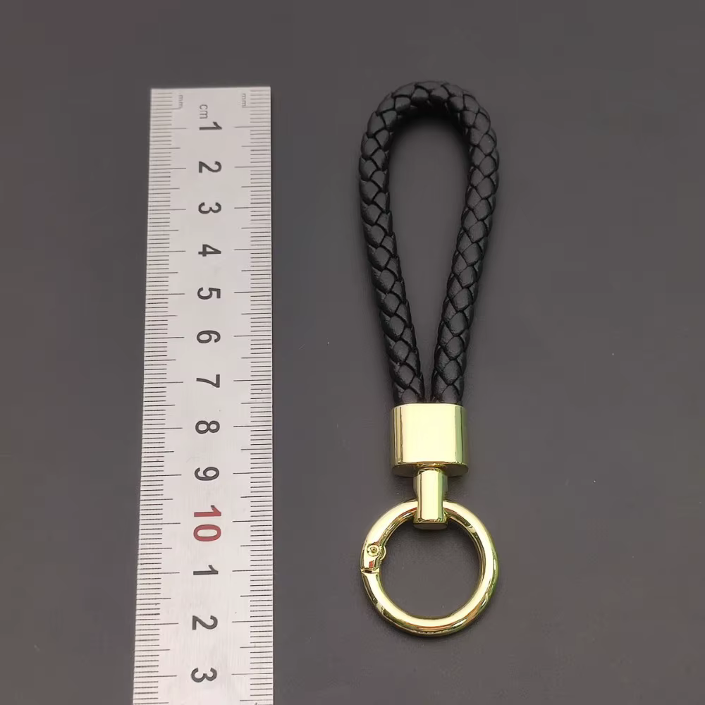 Porte-clés créatif en cuir tressé, accessoires de sac à dos, pendentif couple, cadeau homme femme, porte-clés métallique neutre, mode personnalisée