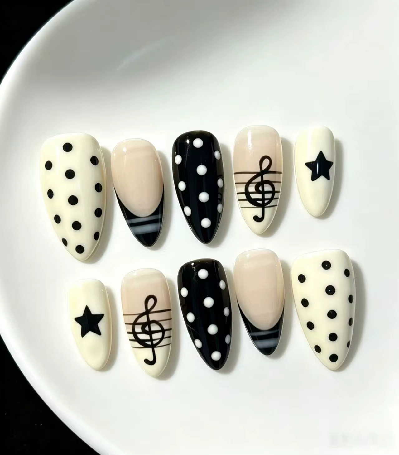 10 autocollants minimalistes pour ongles