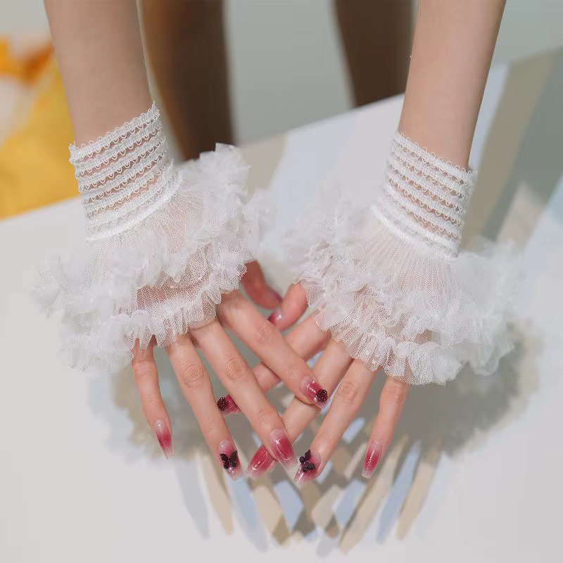 Manchettes de manucure en dentelle plissée pour nail art