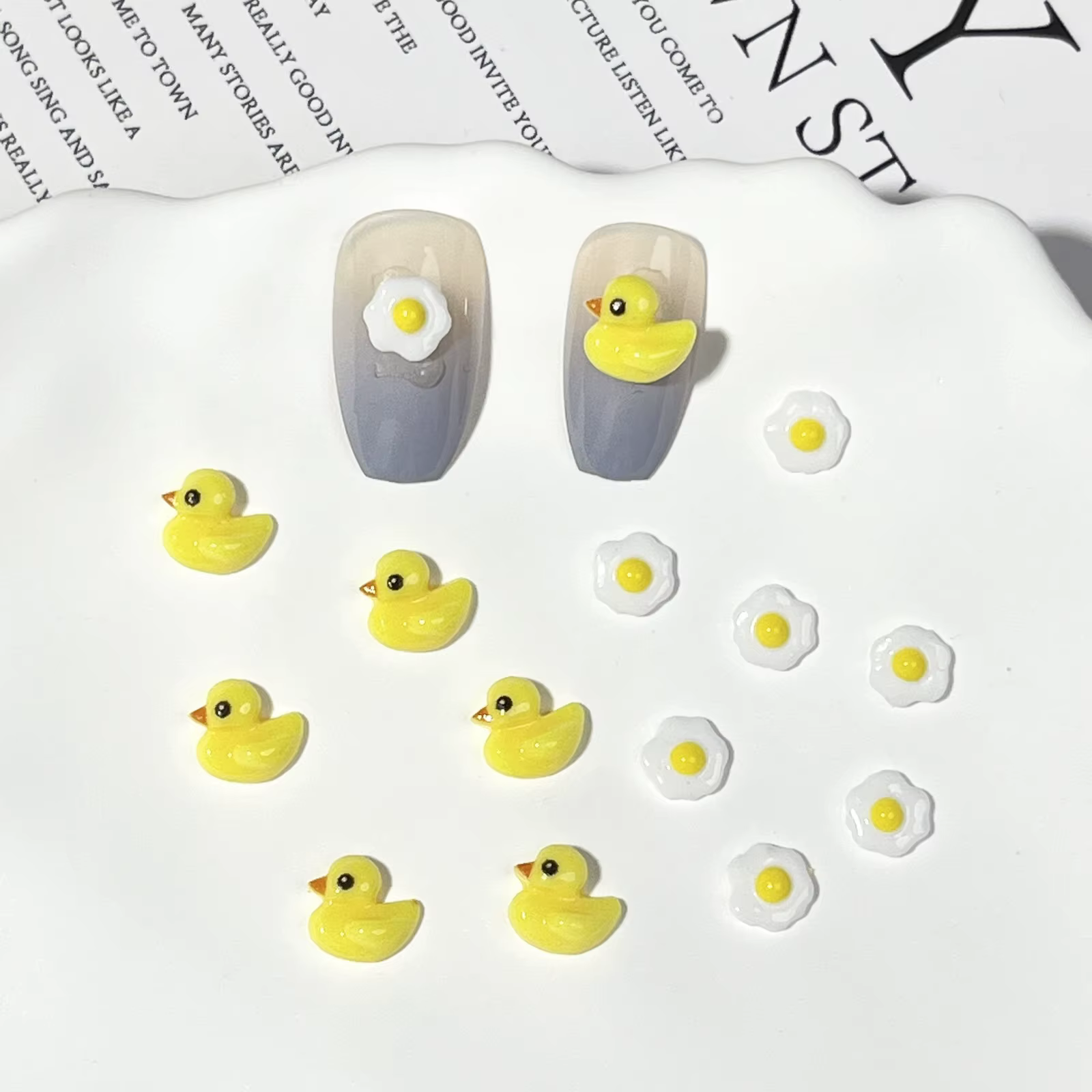 20 pièces de breloques pour ongles en forme de mini-canard jaune