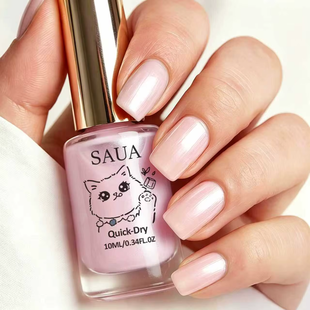 Vernis à ongles nacré rose ; séchage rapide