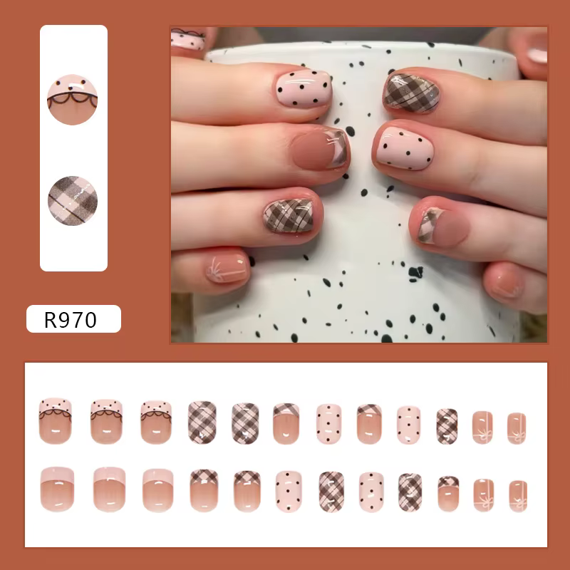 24 faux ongles courts carrés roses avec colle