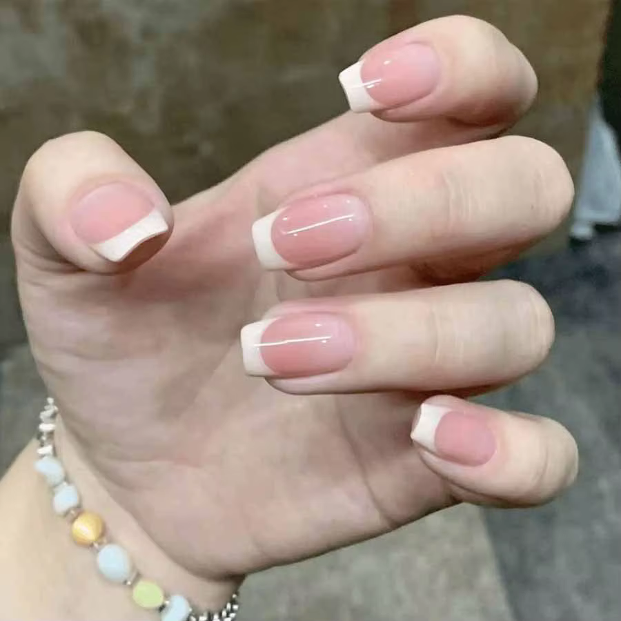 Faux ongles français blancs