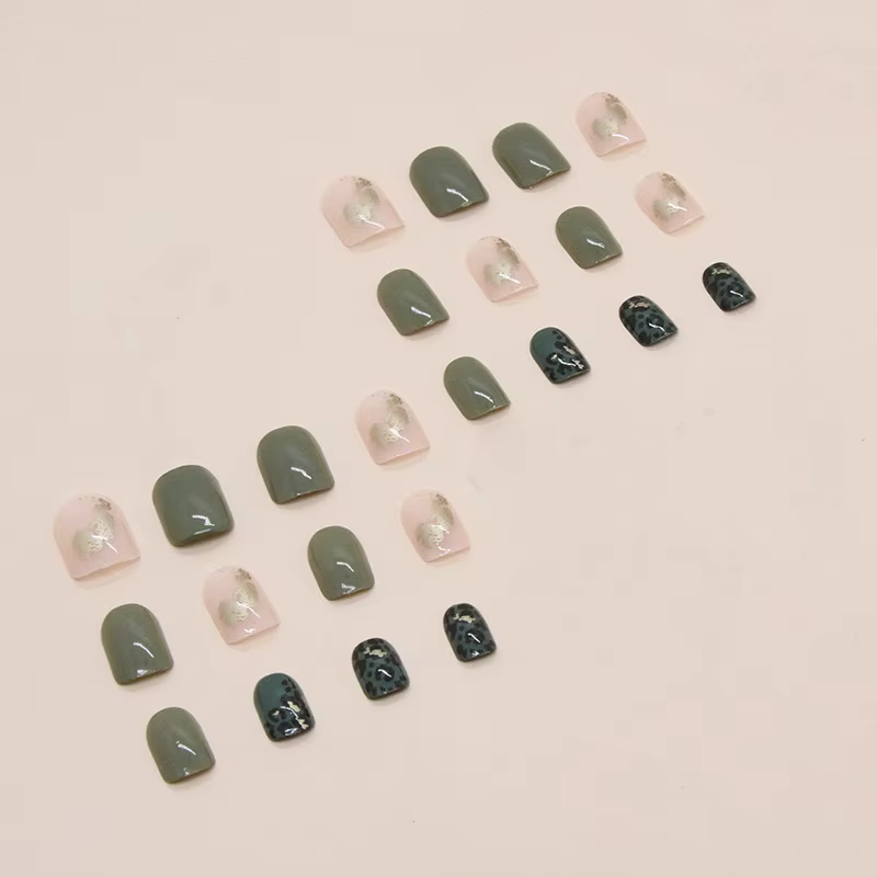 24 morceaux d'ongles courts à pression de style ins (forme carrée)