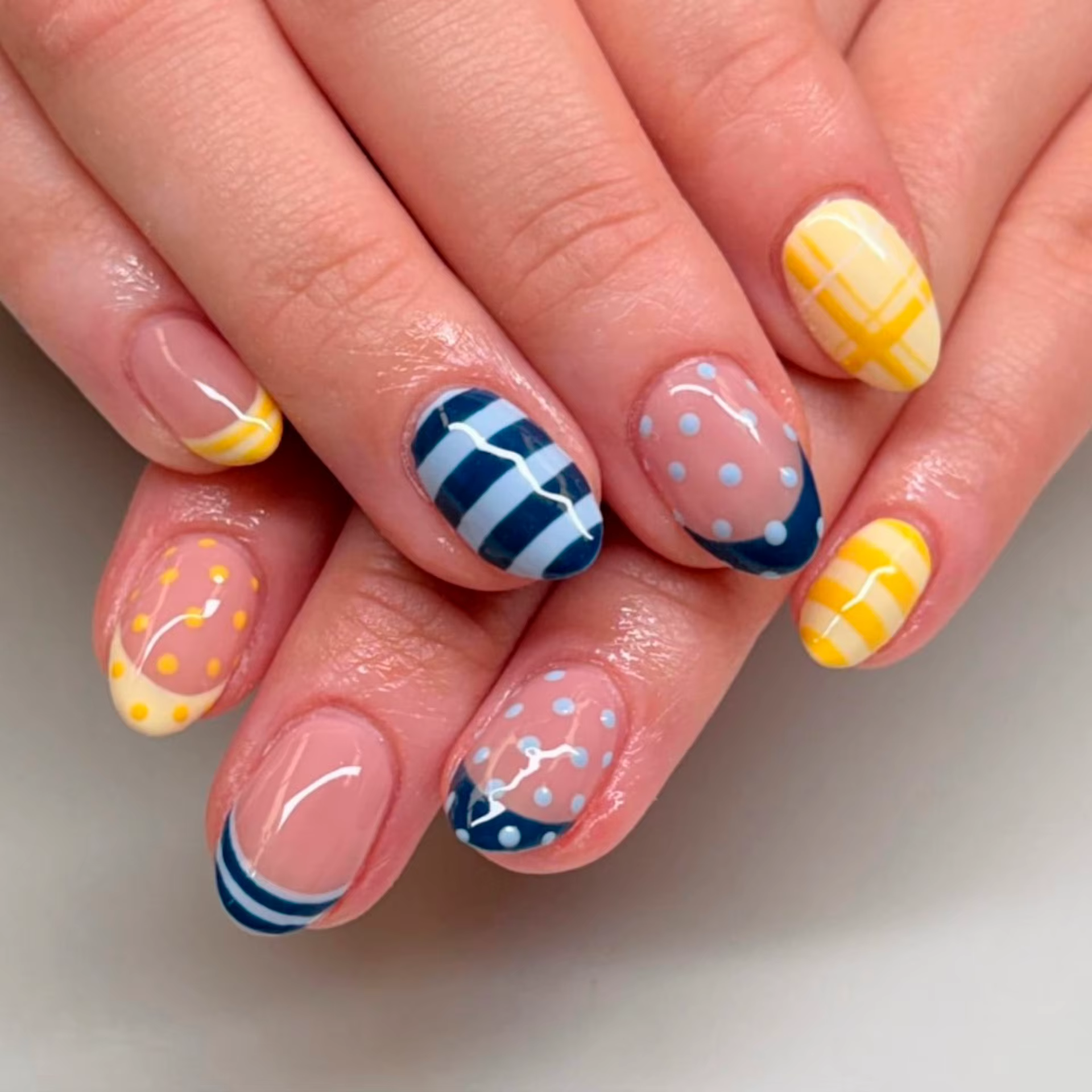 Faux ongles à presser en amande