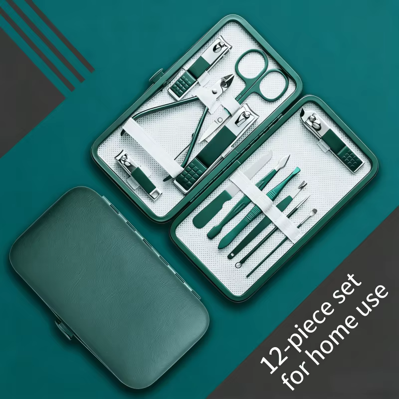 Ensemble professionnel de manucure et pédicure avec coupe-ongles