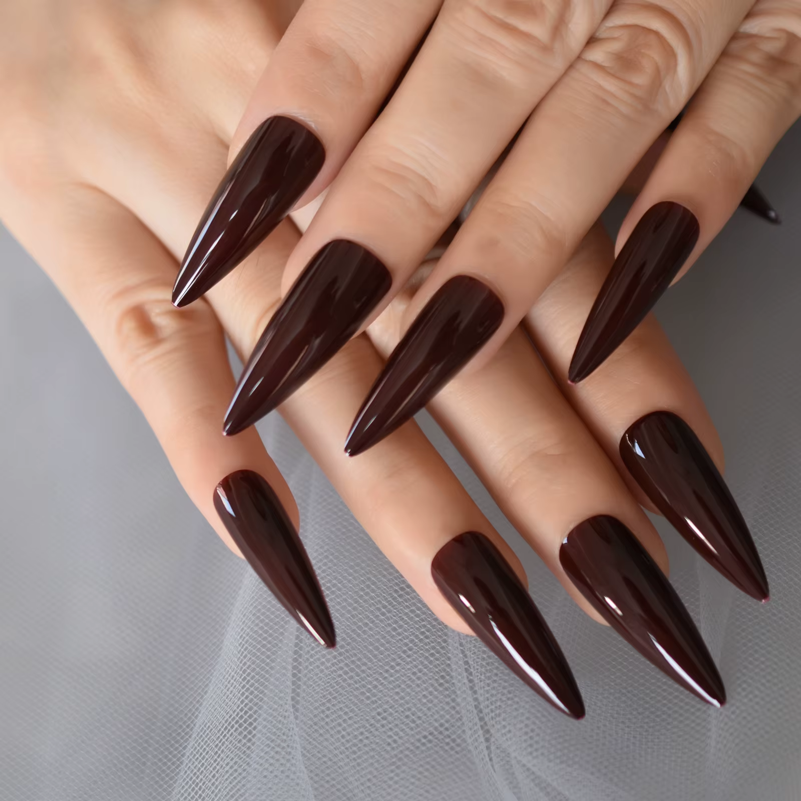 Presse sur faux ongles stiletto longue taille couleurs unies finitions brillantes pour femmes filles art à la main design simple