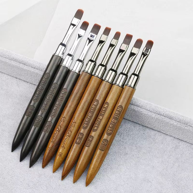 Pinceau de peinture sur Gel en bois