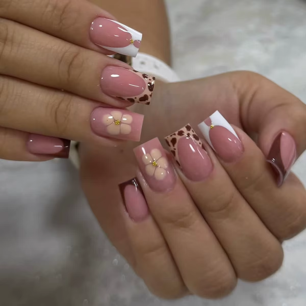 24 pièces de faux ongles simples