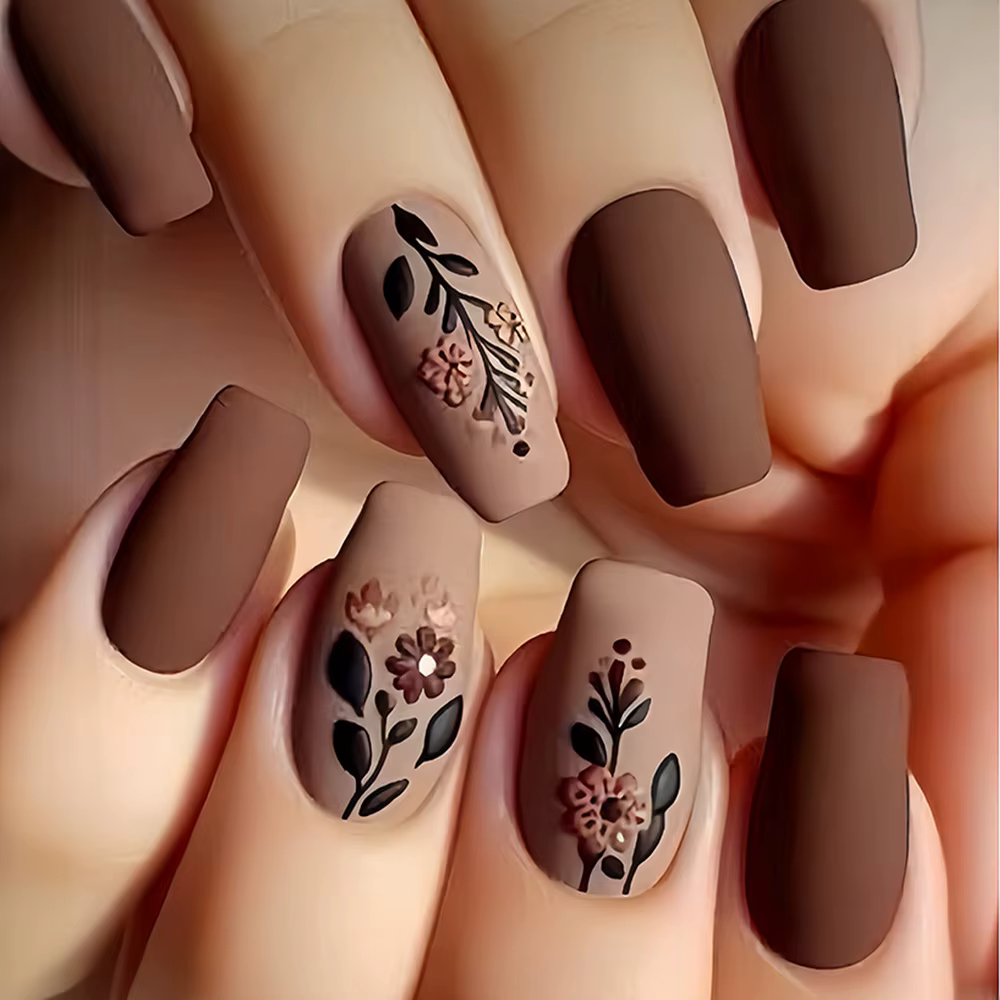 Faux ongles courts et moyens
