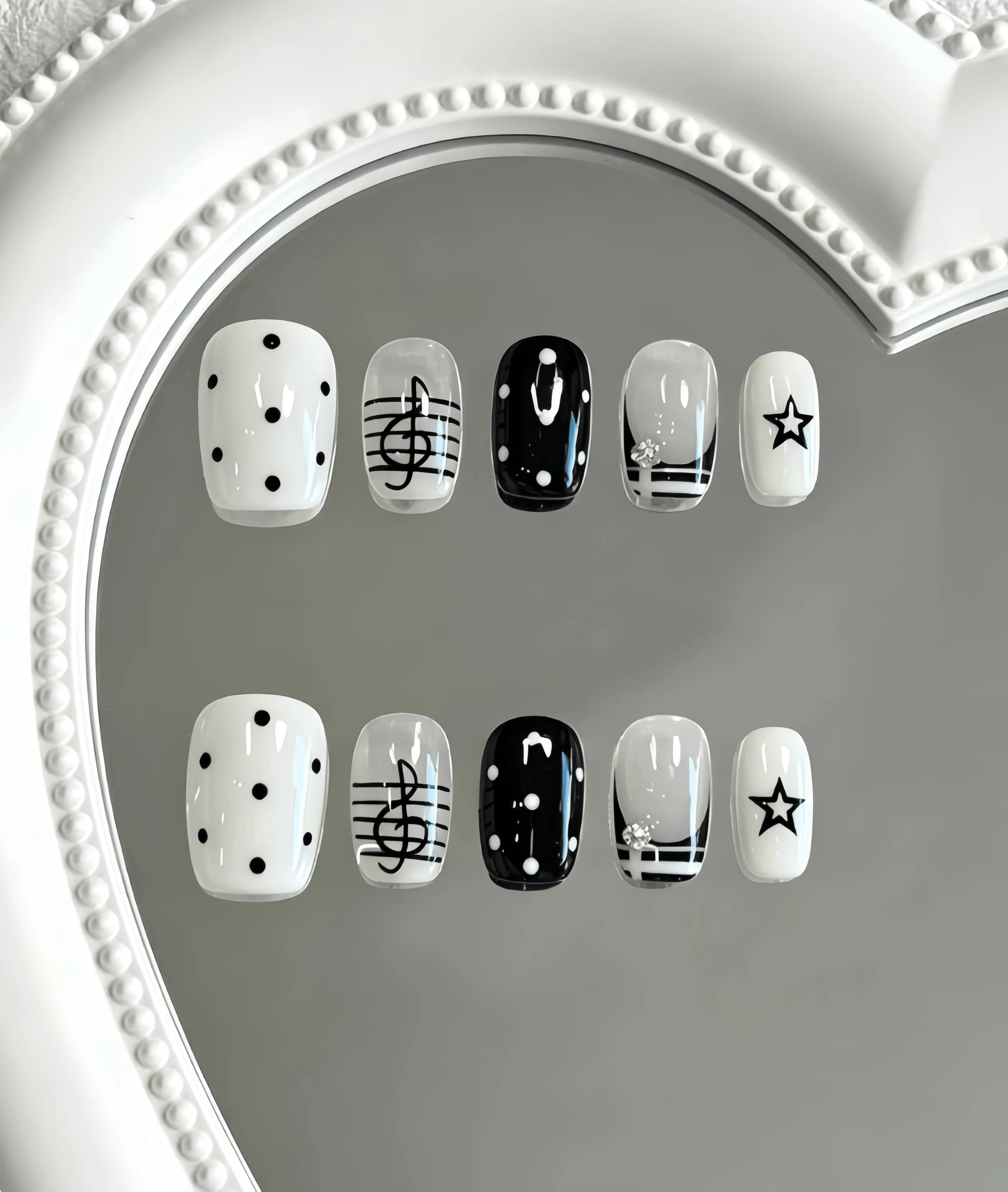 10 faux ongles courts carrés de longueur moyenne