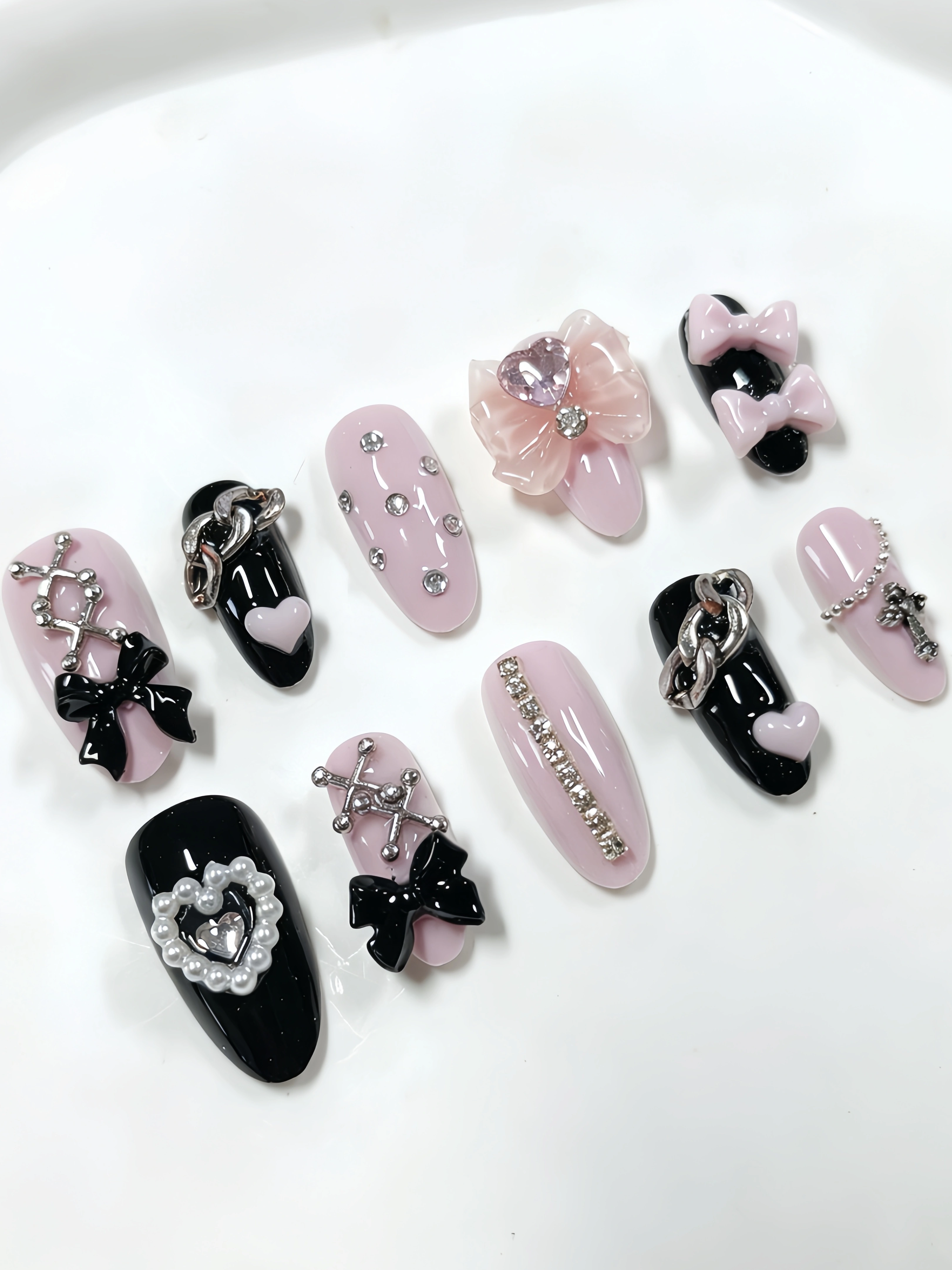 10 ongles en forme d'amande