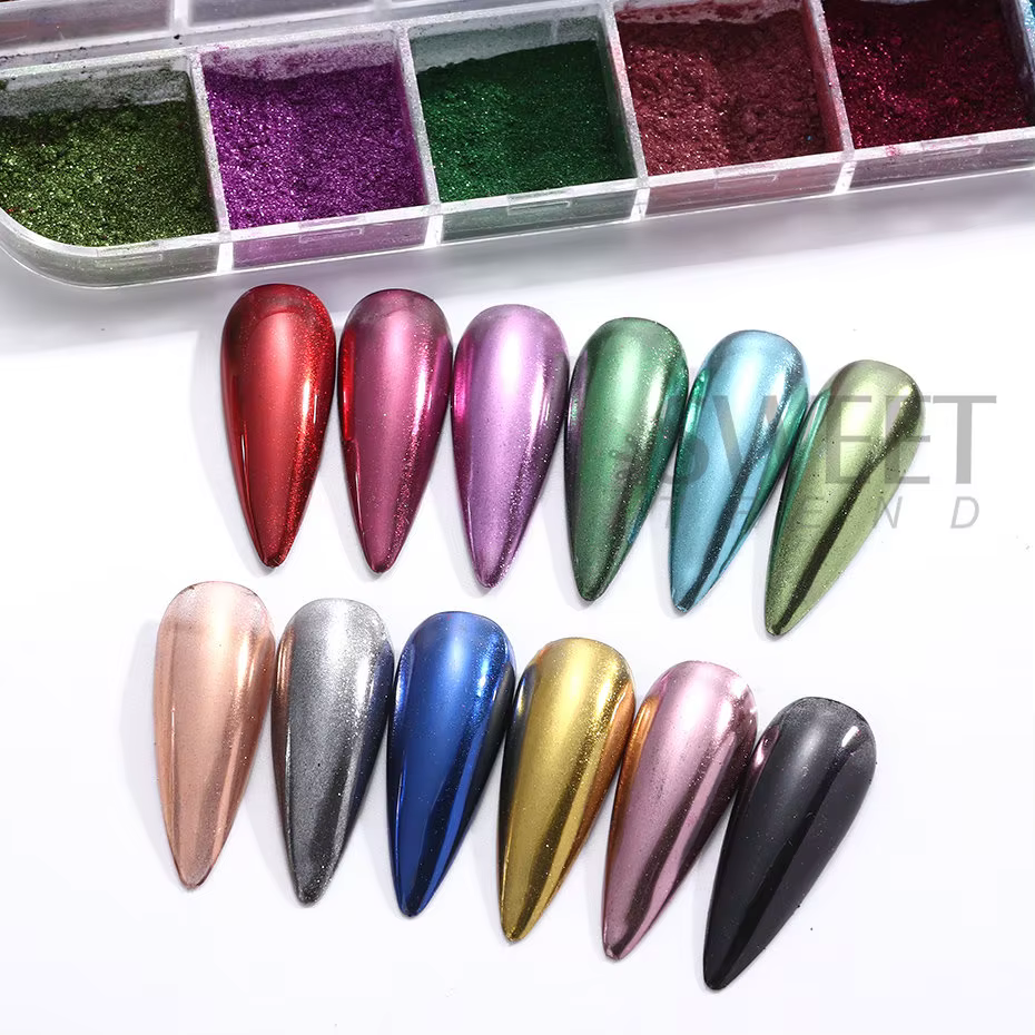 Poudre métallique pour ongles