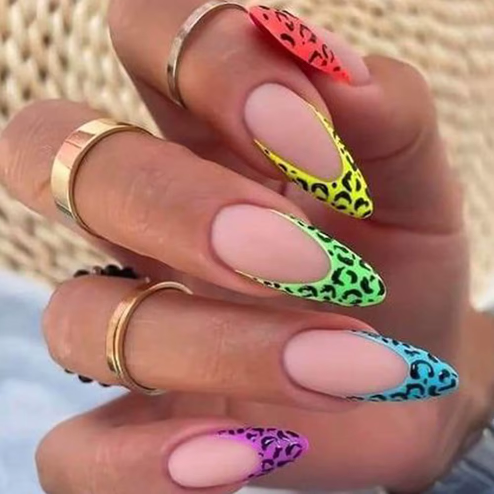 Faux ongles moyens pour femmes et filles, dégradé violet bleu vert rouge noir imprimé léopard, pointes carrées en amande à pression