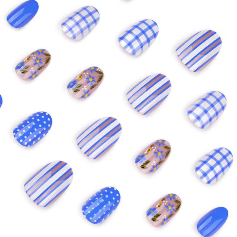 Faux ongles à rayures bleues et blanches