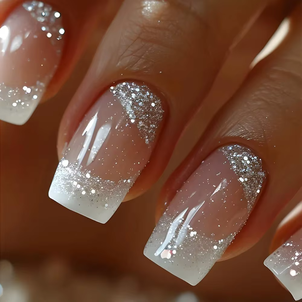 24 faux ongles à presser