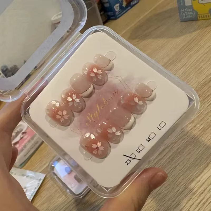 Faux ongles rose doux faits à la main pour femmes et filles