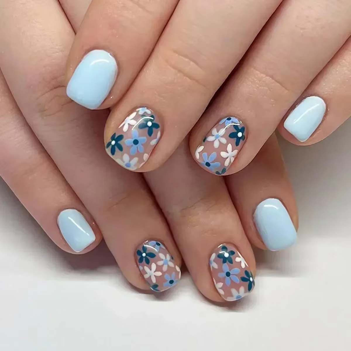 Faux ongles carrés courts en forme de fleur ambre