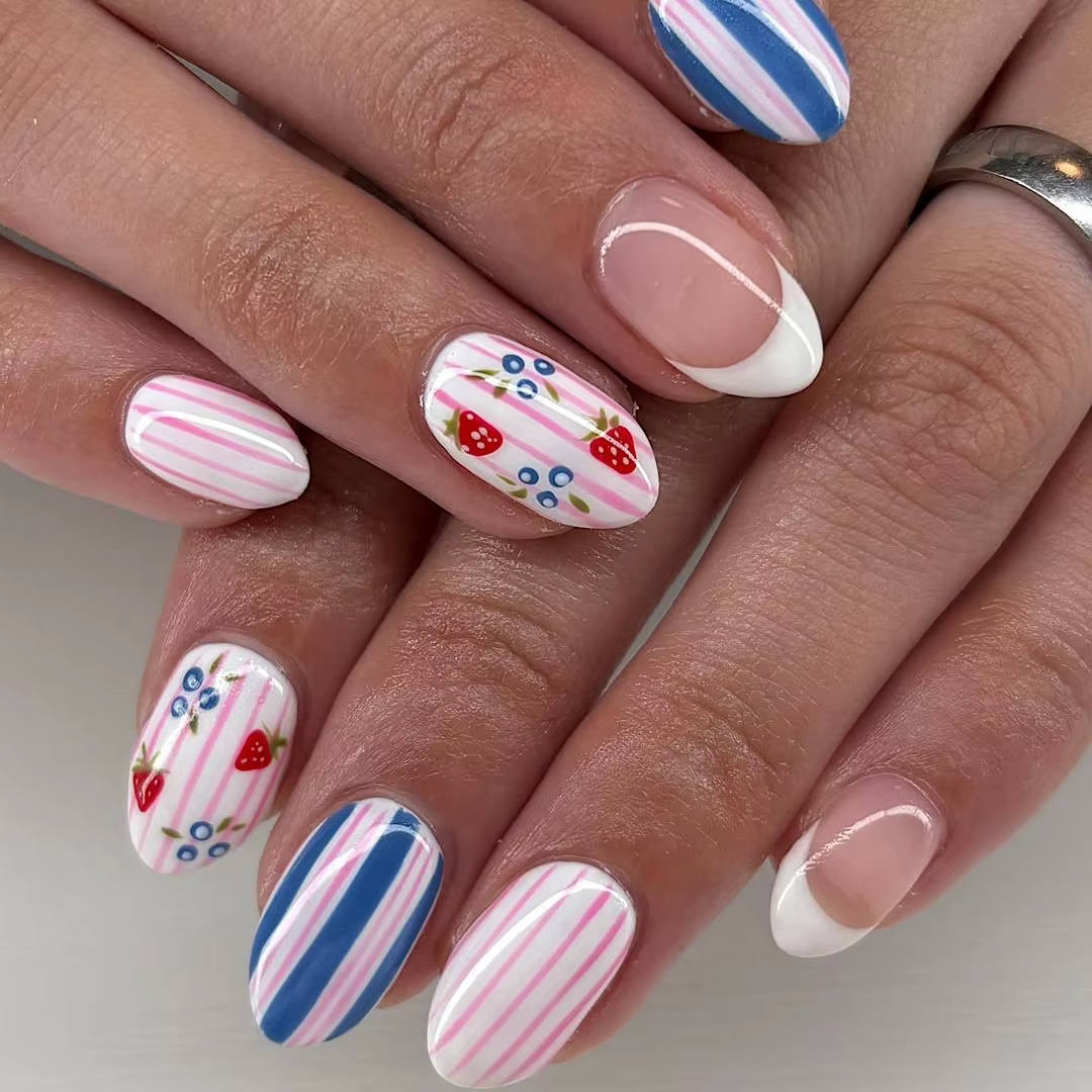 Fruit Stripe Nail Art Presse sur ongles Pressons faits à la main mignon court amande peint