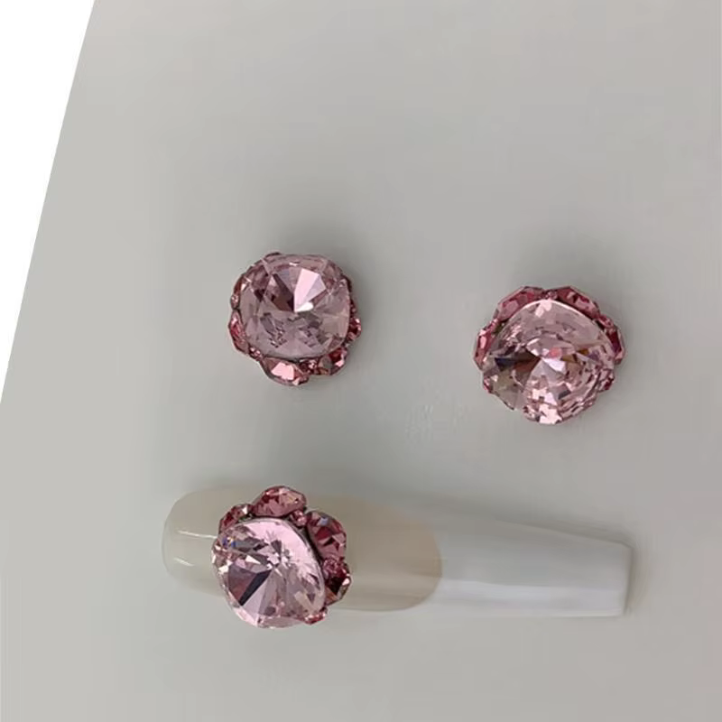 831E 3PCS Charmes à ongles irréguliers Nails accrocheurs
