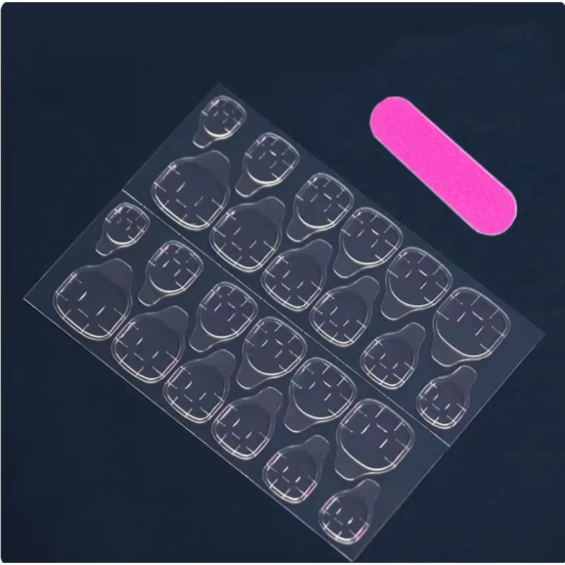 24 pièces Simple court Girly blanc Floral manucure mignon et doux portable faux ongles finition Nail Art ensemble
