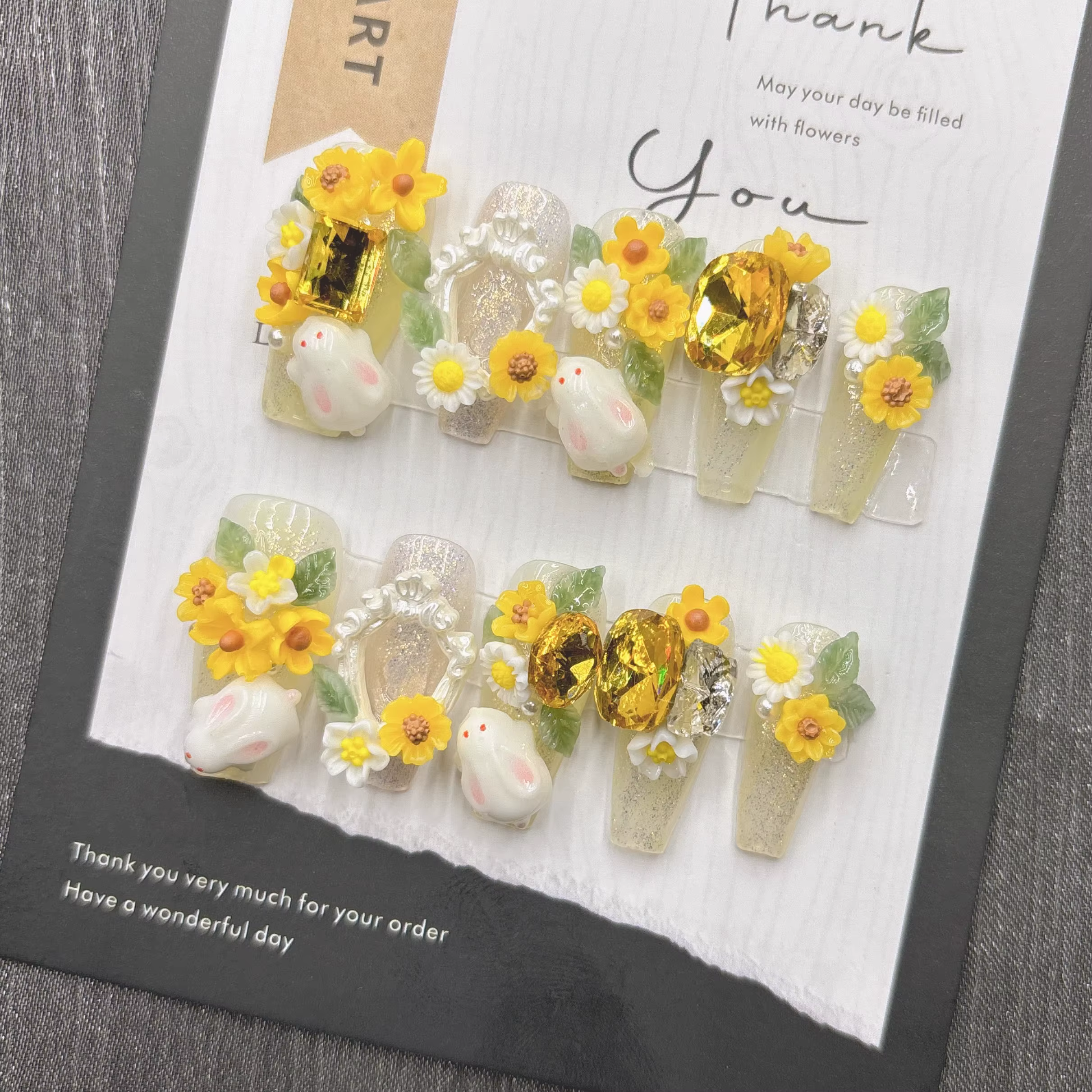 Printemps mignon presse sur ongles lapin blanc fleur jaune or gemme paillettes Nail Art Flexible confortable Durable pour les femmes filles