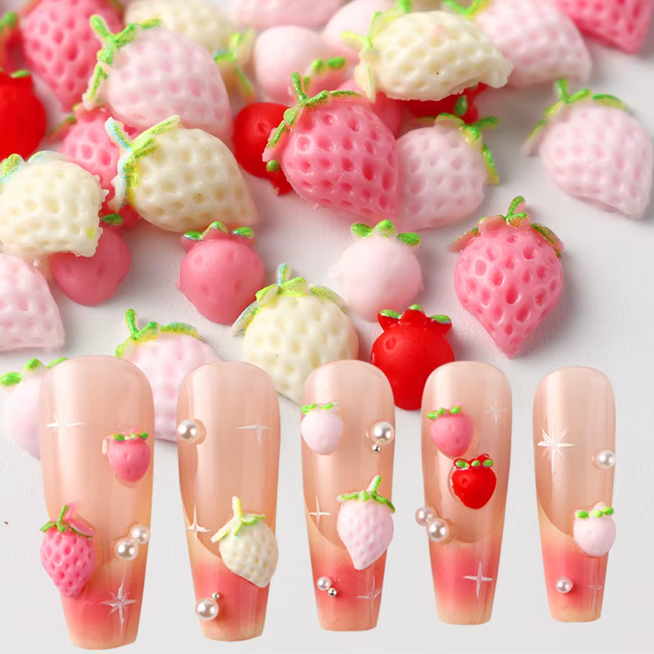 30/50 pièces de décorations pour ongles en forme de fraises