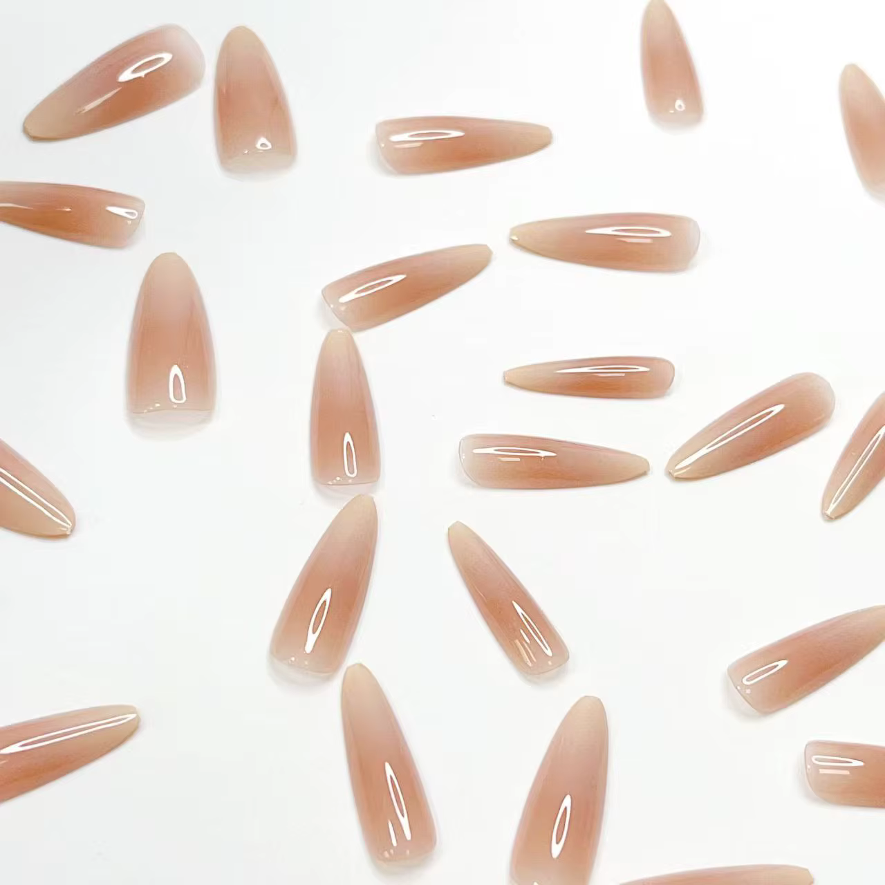 Ongle dégradé minimaliste français long de 24 pièces avec 1 gelée et 1 lime à ongles