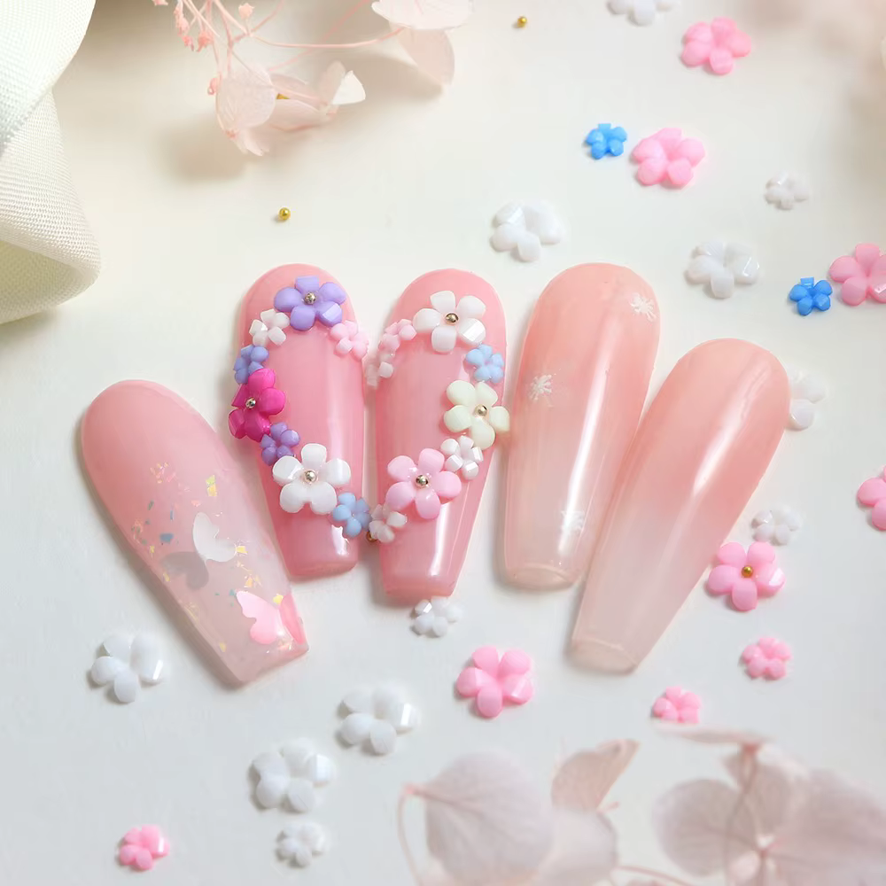Décoration d'ongles en acrylique motif floral