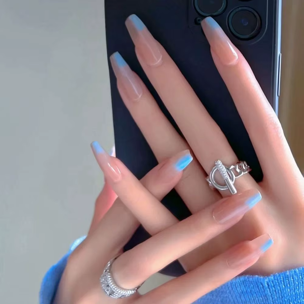 24 pièces/boîte 2022 nouveaux ongles artificiels avec colle blanc laiteux rose dégradés longue Ballet couverture