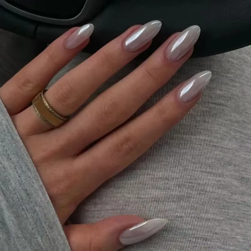 Perlescent scintillant rose français nu Nail Art élégant brillant amande faux ongles détachable fini
